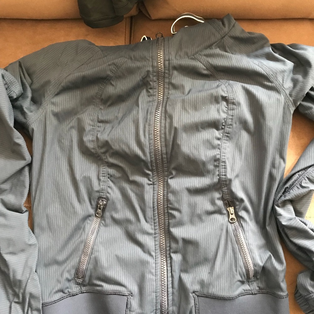Lululemon - Picture 2 of 3